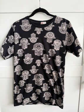 Astr Black T‑Shirt with Beige Hamsa Print